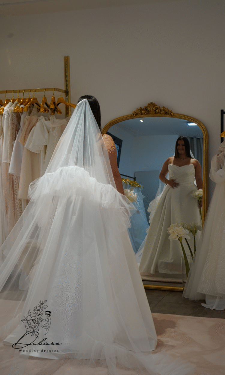 Véu + vestido de noiva cai-cai