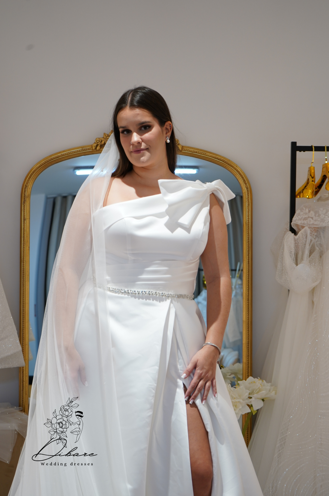 Vestido de noiva assimétrico