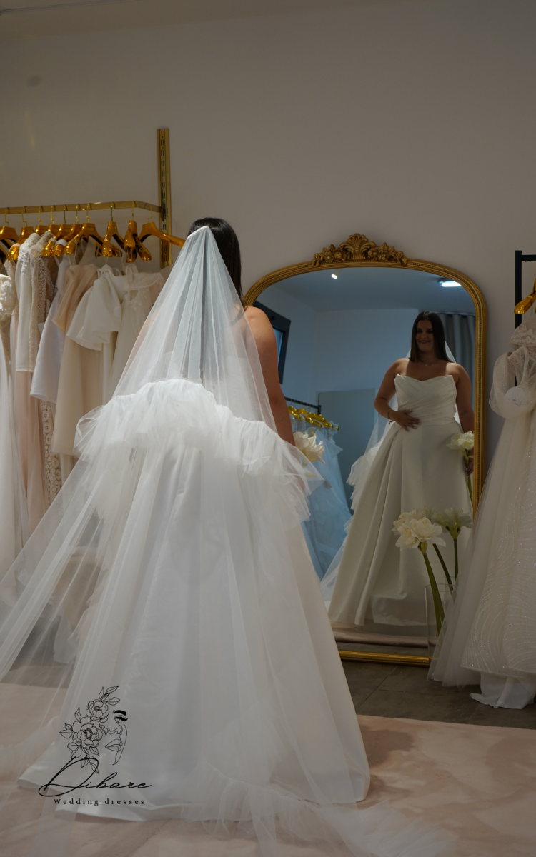 Véu + vestido de noiva cai-cai